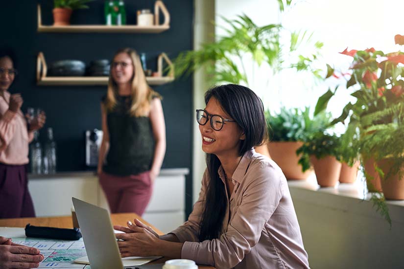 entorno laboral sano factores