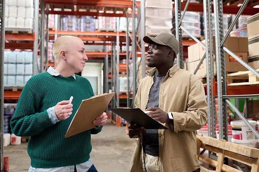 Personal de empresa de logística